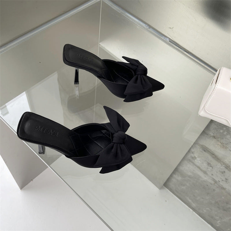 A New Style Of Large Heels And Small Bow Sandals