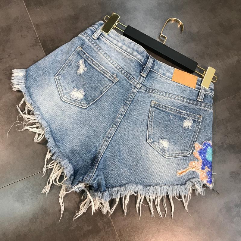 Women's Fashion Moon Star Sequins Heavy-duty Patch Denim Shorts